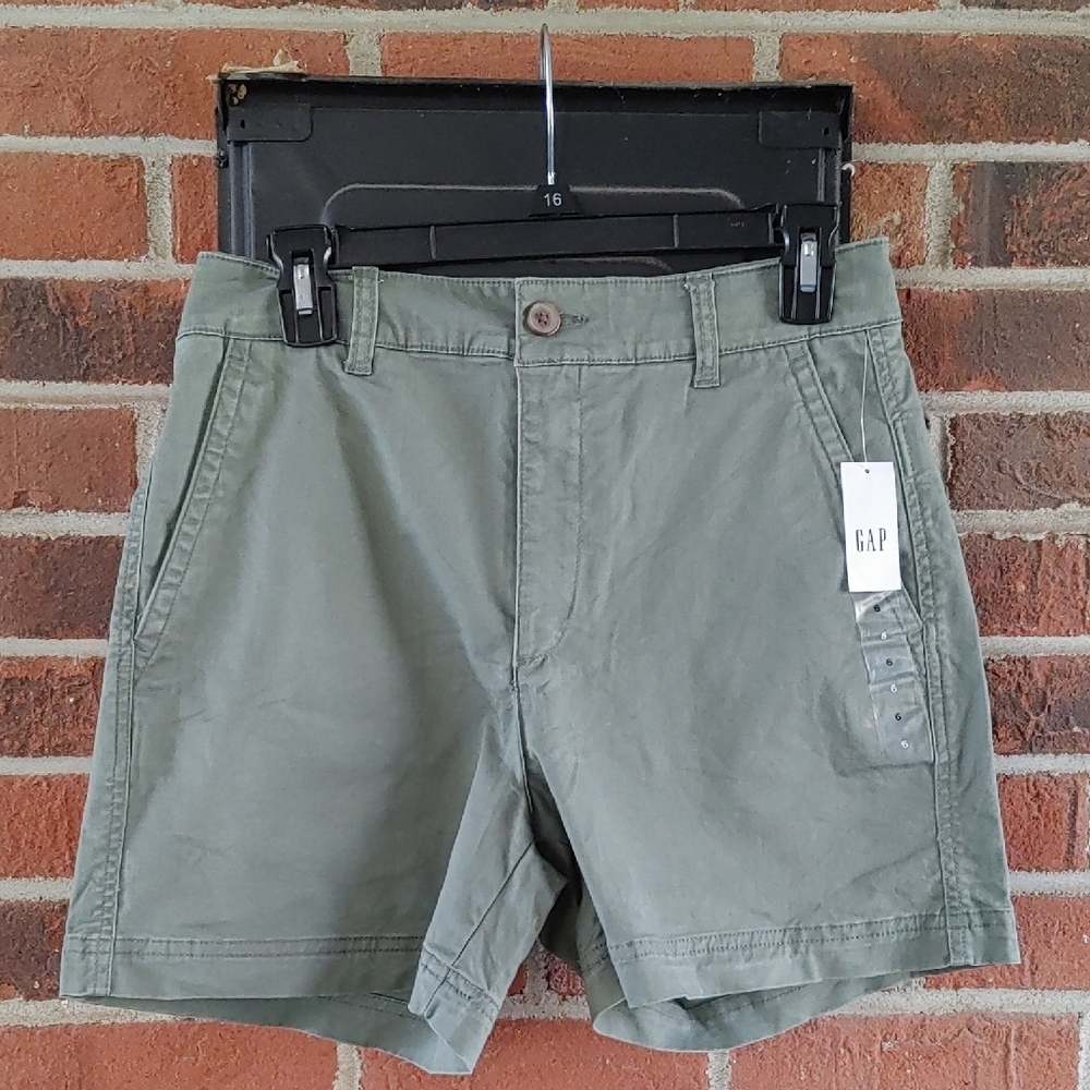 The Gap Girlfriend Khaki Short Size 6